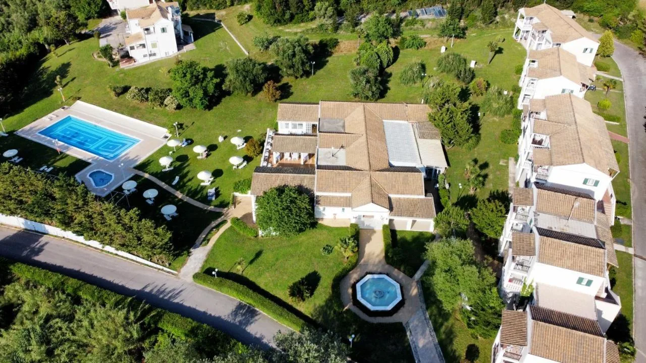 Rebecca's Village/HotBr