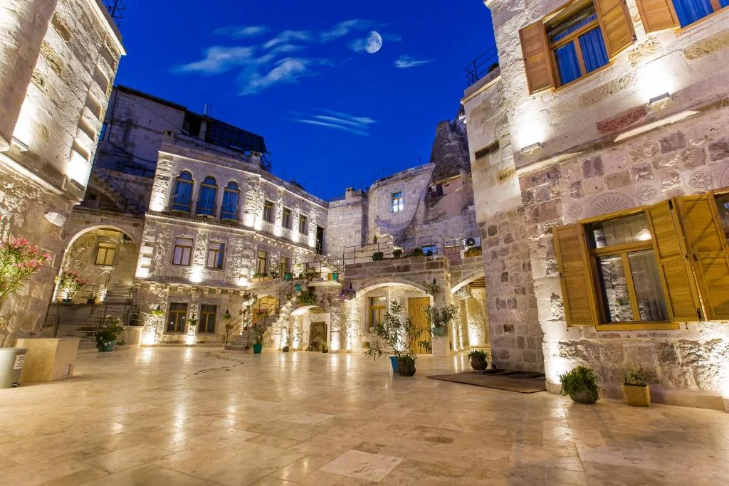 IMPERIAL CAVE SUITES & SPA